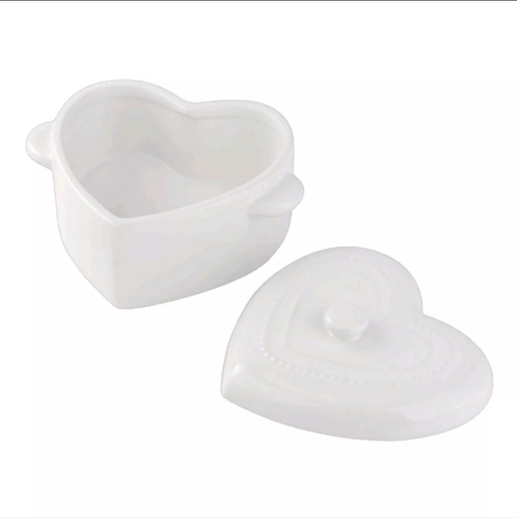 Target Bullseye's Playground White Heart Shaped Dutch Oven Ceramic NEW - Picture 2 of 3